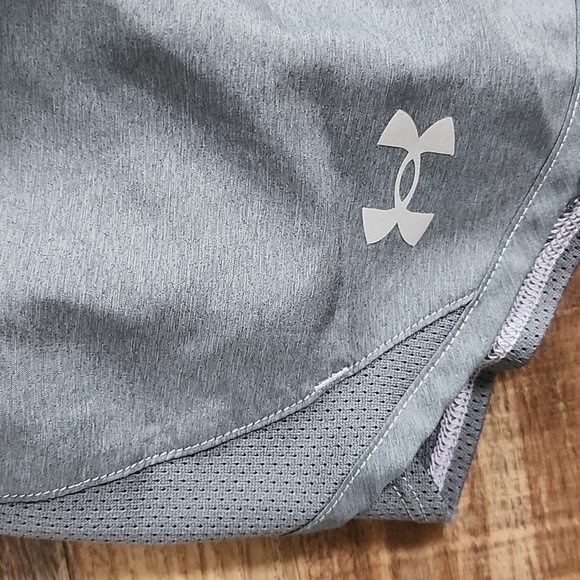 Ladies Under Armour Running Shorts Sz XXL - Picture 3 of 5